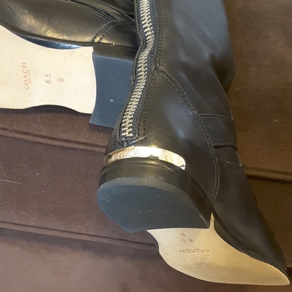 Boots - Picture 3 of 4